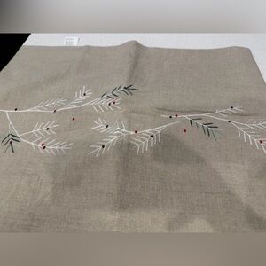 NEW Crate&Barrel Tan Linen Table Runner with Red and Green Holly Embroidery